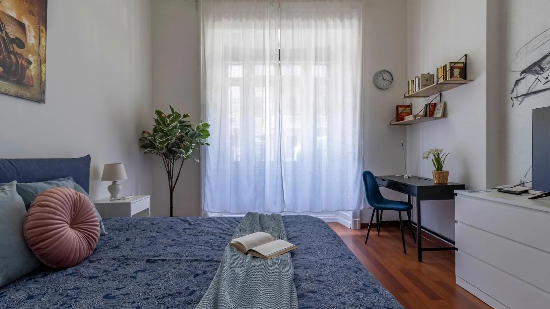 Stradivarius House - Carozzi Apartments Milán