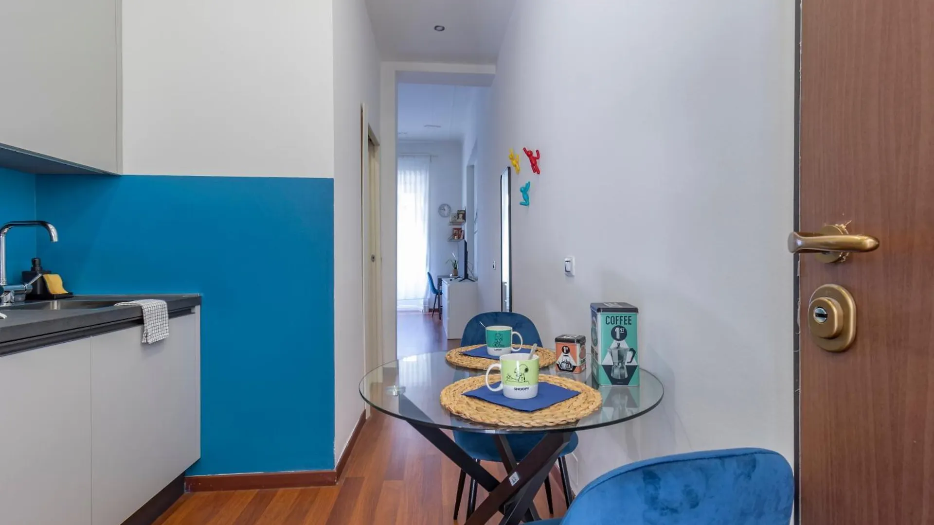 Stradivarius House - Carozzi Apartments Milán