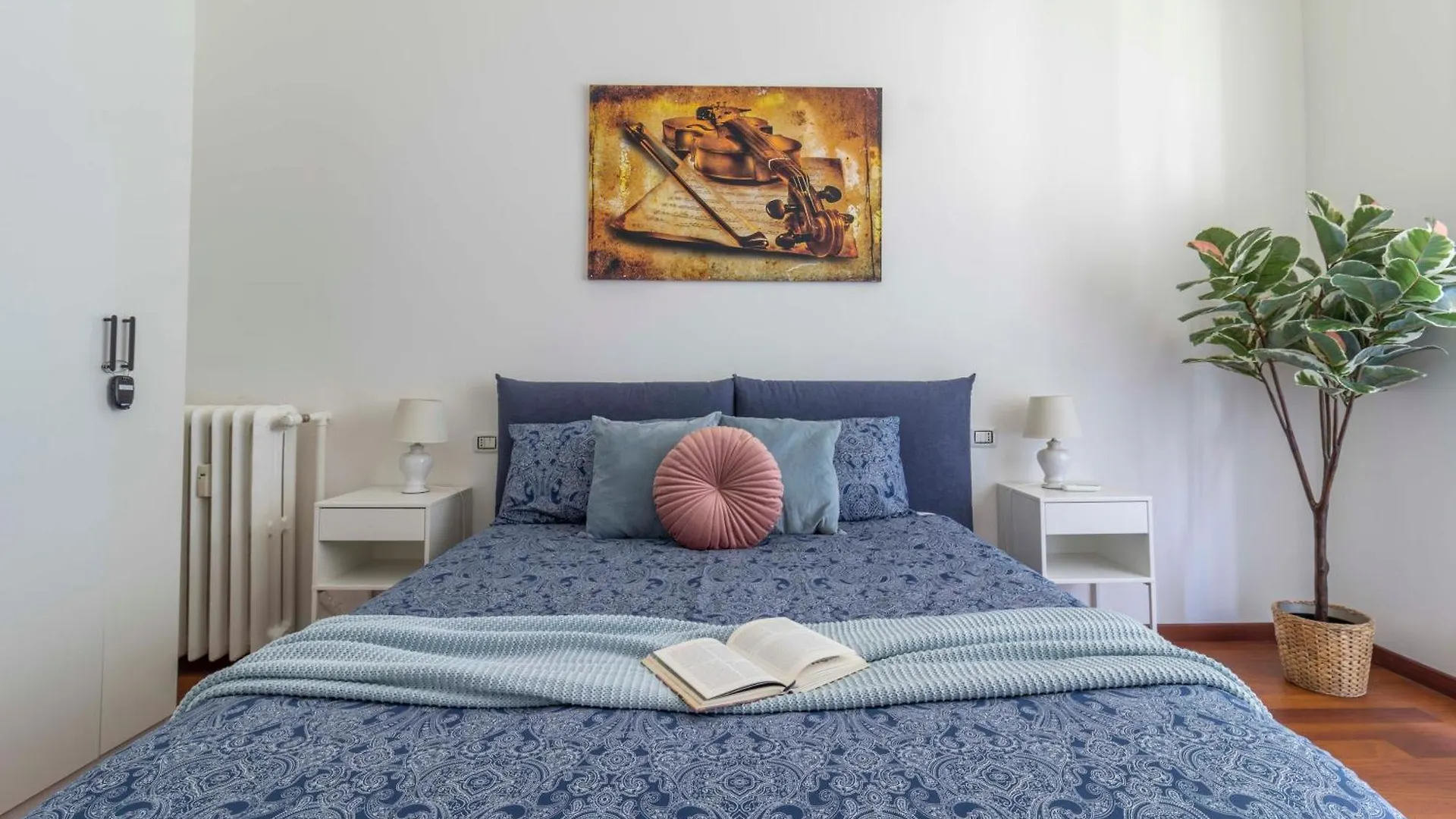 Stradivarius House - Carozzi Apartments Milan Italy
